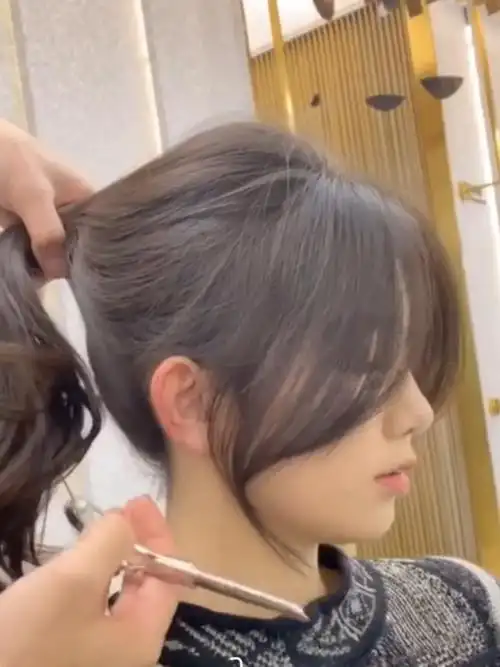 不挑脸型的八字刘海扎起来也好看