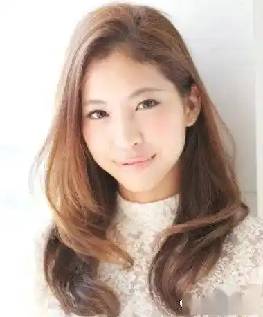 头发少可以做隐形烫,30岁女人隐形烫,让发型看起来更加饱满