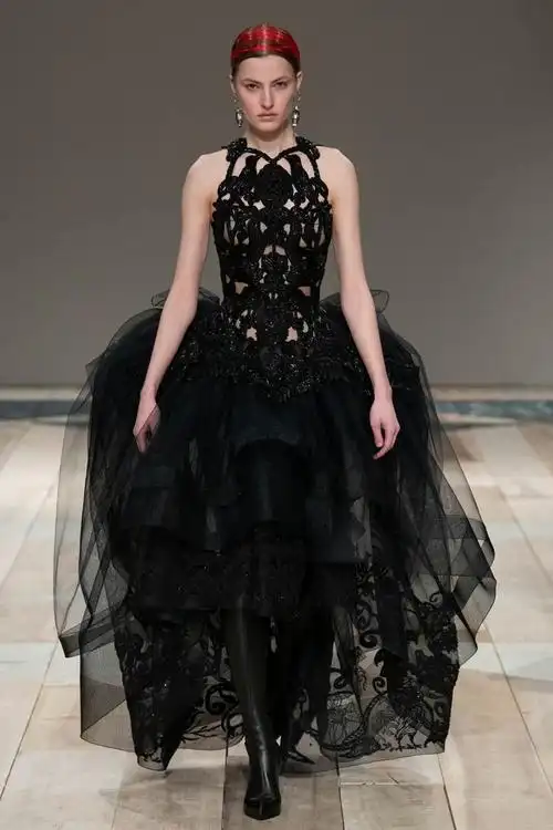 alexandermcqueen2020年秋冬系列女装时装秀