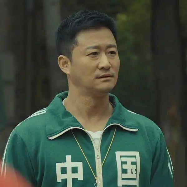 吴京穿中国绿色外套衣服原图大图无水印高清版v10