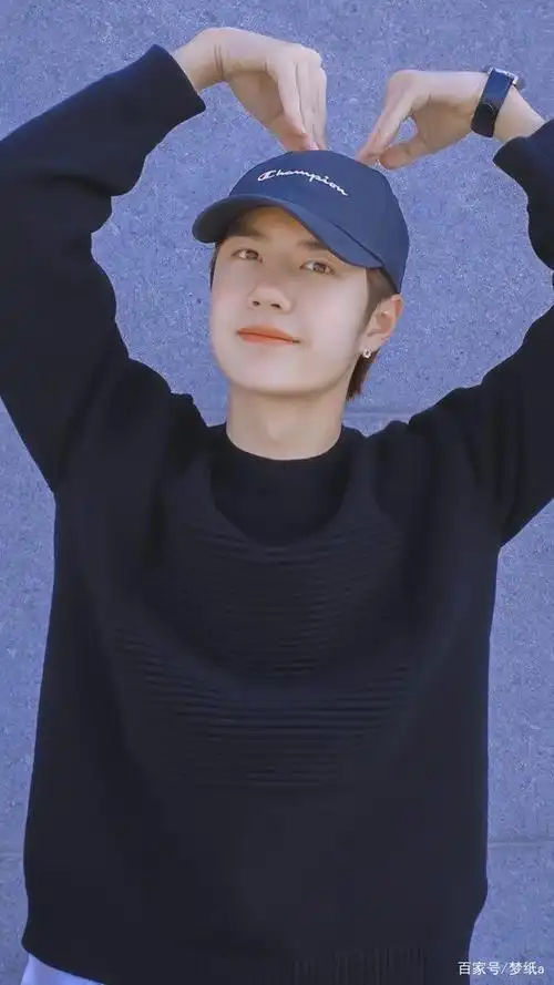 520王一博花式比心,新鲜的"王甜甜"来了!