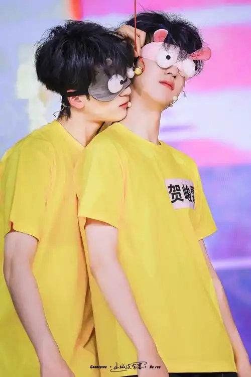 张真源混入cp粉丝群的一天