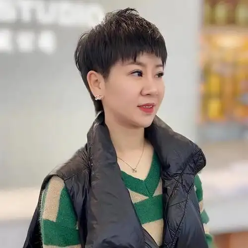 中年女人别再乱剪头发了!推荐以下这几款发型,优雅还显年轻