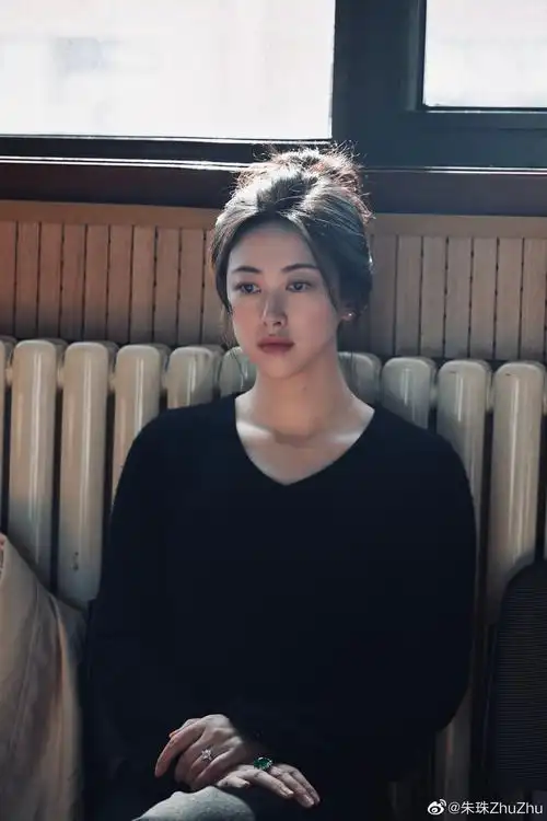 怎么穿看起来很贵还得问朱珠