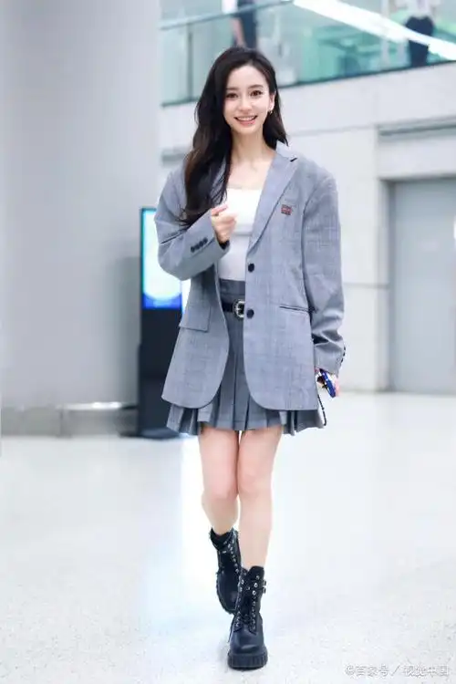angela baby杨颖#杨颖作为时尚圈的代表人物,她的穿搭总是备受关注.