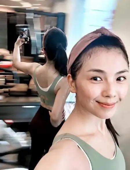 刘涛瑜伽裤显身材刘涛的臀夺人的魂刘涛的脸勾人的眼