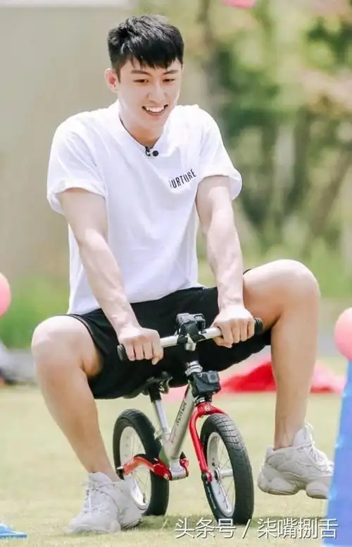 明人不说暗话我被放开我北鼻中的黄景瑜圈粉了