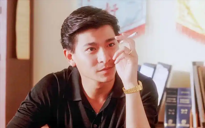 这才是刘德华最经典的电影,从满身正义到"只手遮天,富可敌国",堪称