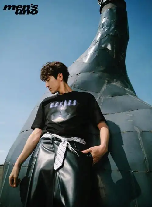 林更新风度四月刊封面##林更新荒野乐园大片