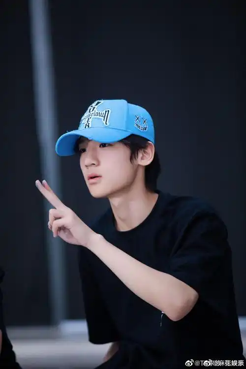 张峻豪发布第二首原创新歌《sky walker》