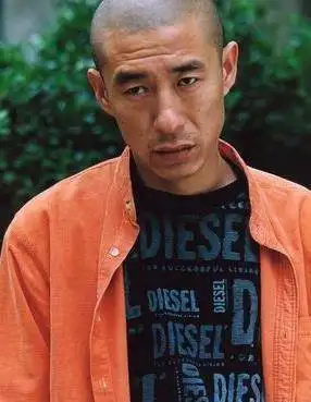 这之后张立就出现在导演的"命案13宗"这个作品里,而且他出色的表现,这