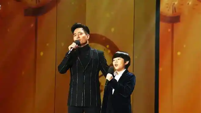 云飞儿子太帅了!