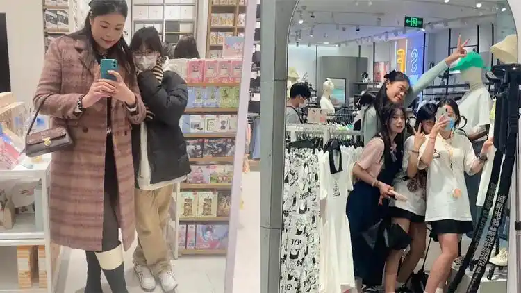 180女子与165闺蜜合影似母女,穿衣风格大相径庭惹关注:咋长高的