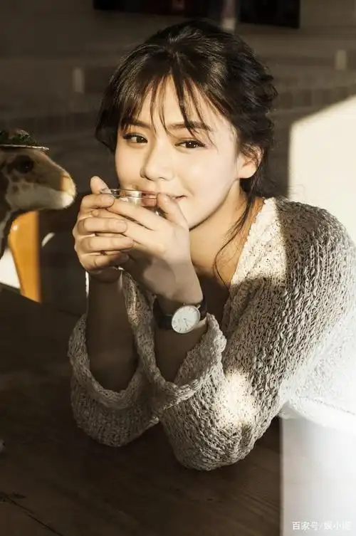 马思纯美照,拥有一张精致的面孔,清新自然的气质