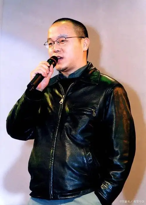 从"摇滚天才"到"邋遢大叔",53岁的窦唯与前妻王菲相差巨大