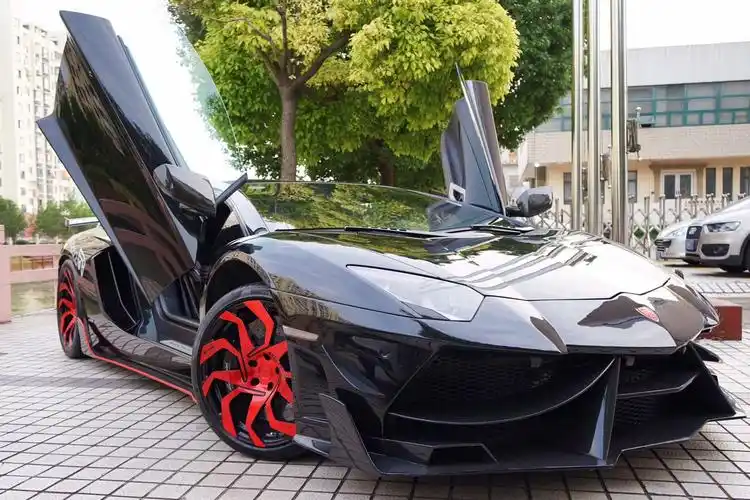 售价近1000万!比法拉利拉法还稀有,实拍兰博基尼旗舰超跑lp700