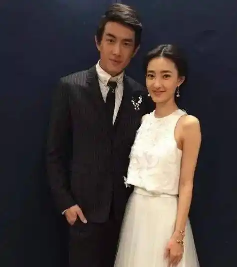 带女友住民宿,女方身份被扒比林更新小11岁_赵丽颖_感情_王丽坤