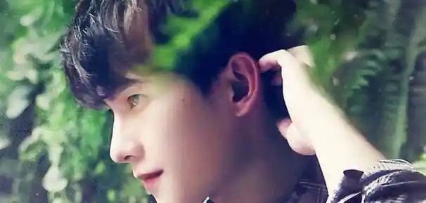 从校草成为顶流明星被女星粉丝造谣没担当杨洋为何还能这么红