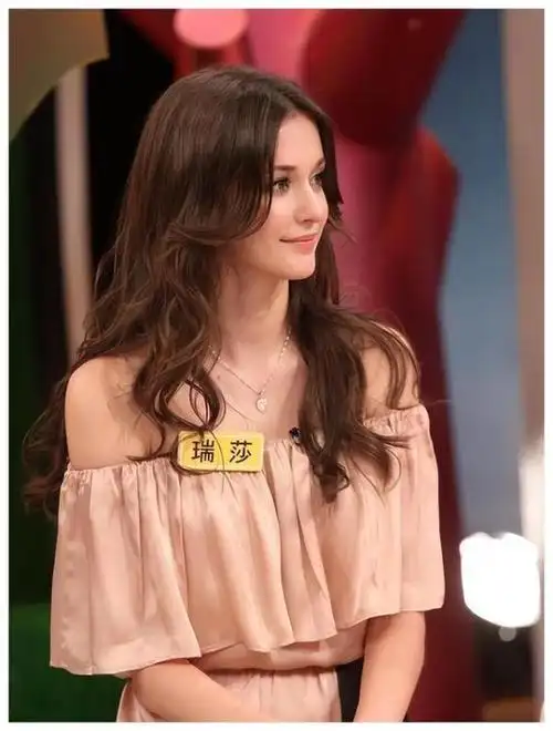 随着瑞莎的人气持续飙升,她甚至在周杰伦的