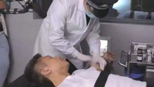 死刑犯在枪决之前为什么要将罪犯的手脚拷住不能动弹