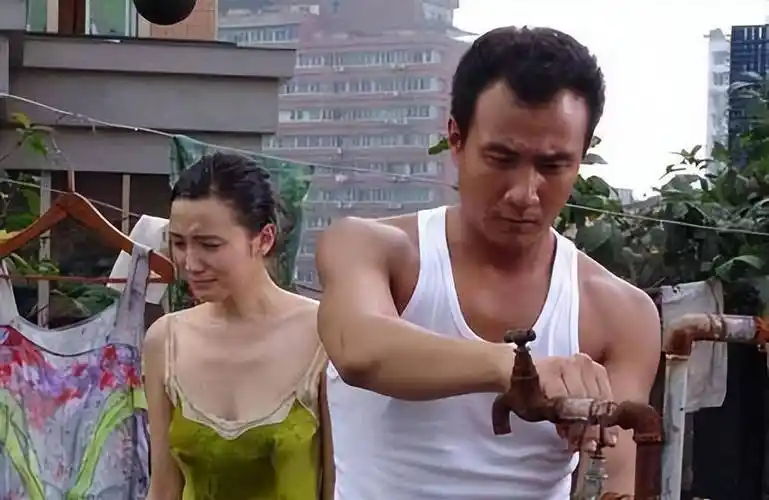 小宋佳:直言喜欢有才华的男人,41岁却依旧未婚_陈龙_关系_上海