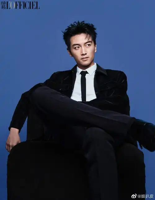 陈晓时装金九封面