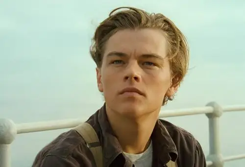 莱昂纳多又有戏水近照曝光,和他相比沈腾沙溢都是"鲜肉"