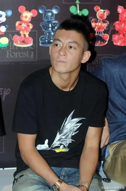 陈冠希晒照祝欧阳娜娜生日快乐 网友:两人是好朋友