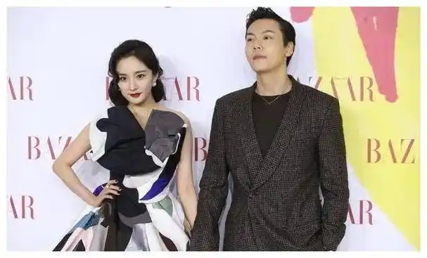 意外官宣!杨幂陈伟霆牵手,爱情闪耀娱乐圈._姐姐_魏大勋_绯闻