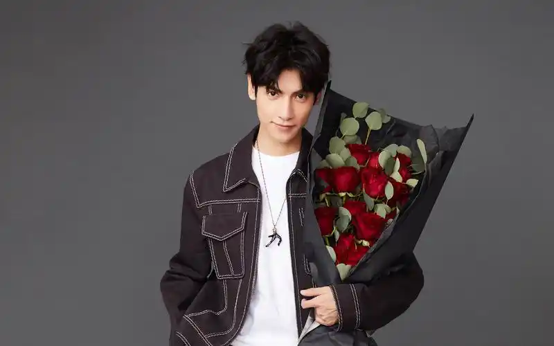 罗云熙情人节写真高清壁纸图片