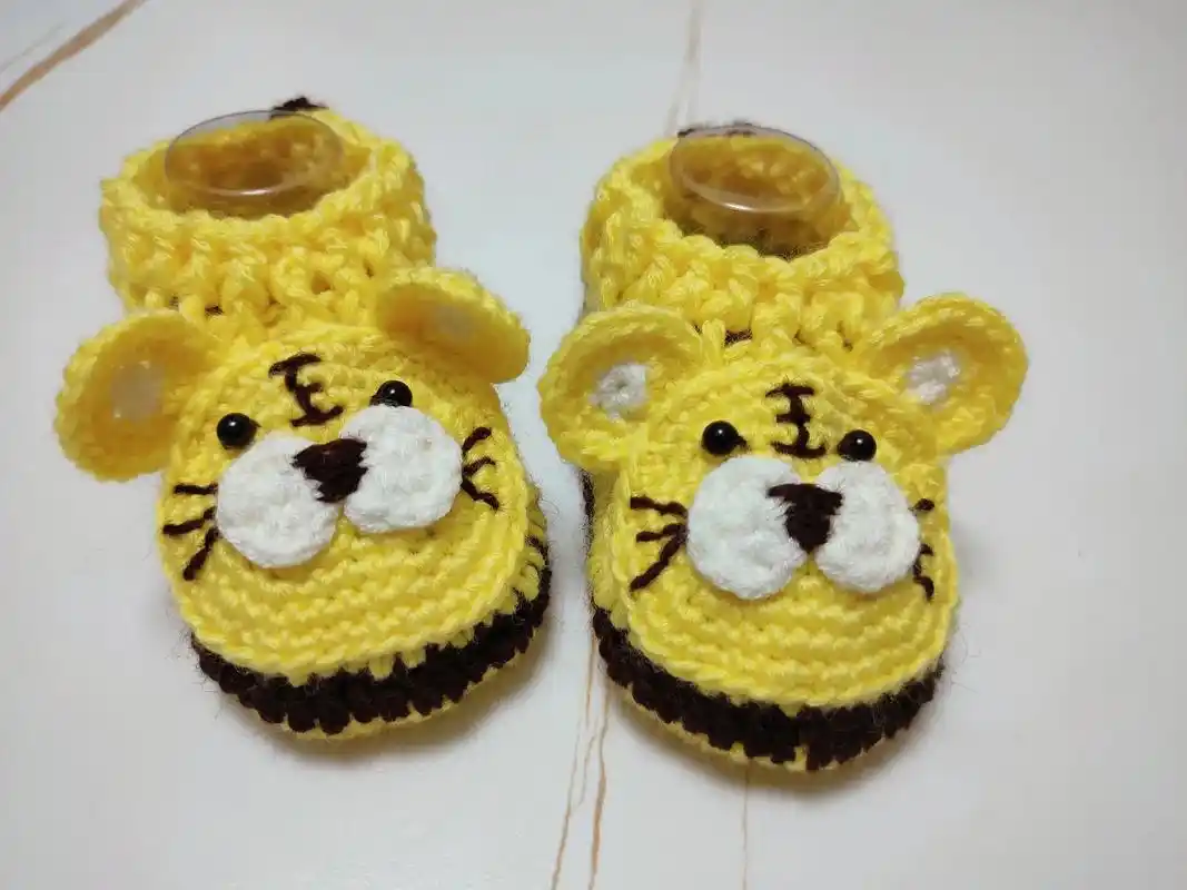 手工钩针宝宝鞋