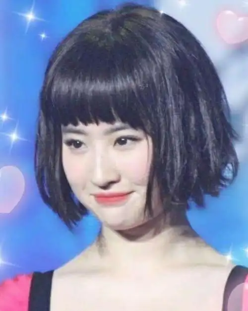 刘亦菲早期短发造型曝光乖巧可爱像极洋娃娃