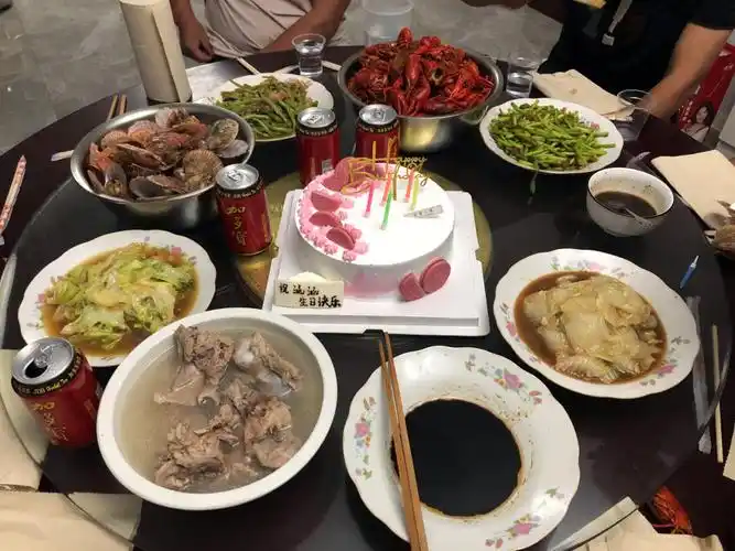 宝妈晒孩子生日餐,网友笑说:哪是孩子过生日,明明大人聚餐