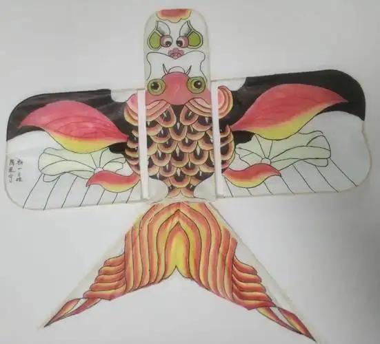 《沙燕风筝》初三5班 周芷萱,金卓,韩潇▲《马勺-龙》初三8班 袁