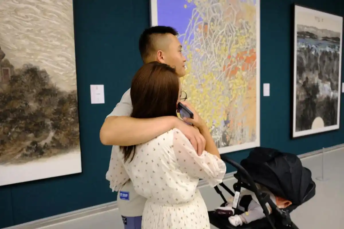 世界很大幸福很小 我认为一家人整整齐齐健健康康幸福在一起就超 - 抖