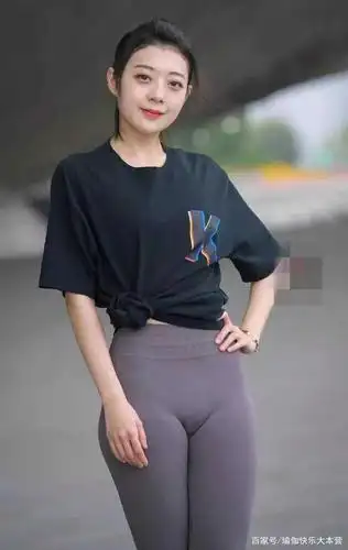 鼓包那么厉害,线条也出来了!这样的瑜伽裤,男朋友不让穿