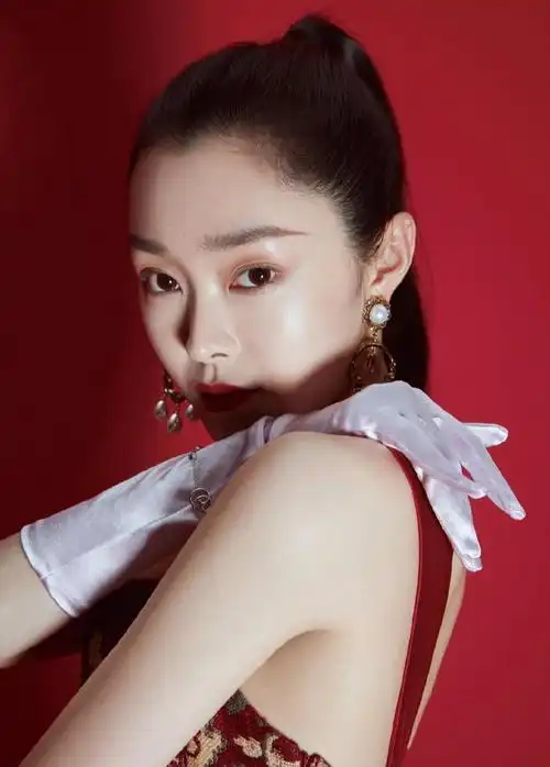 宋轶(中国内地女演员)_尚可名片