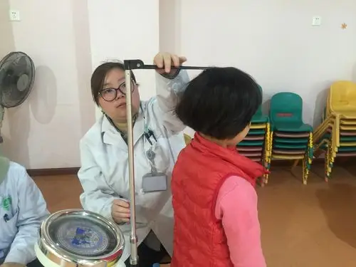 名3到6岁儿童从常规体格检查(身高体重,心肺,腹部外科,男童泌尿外科)