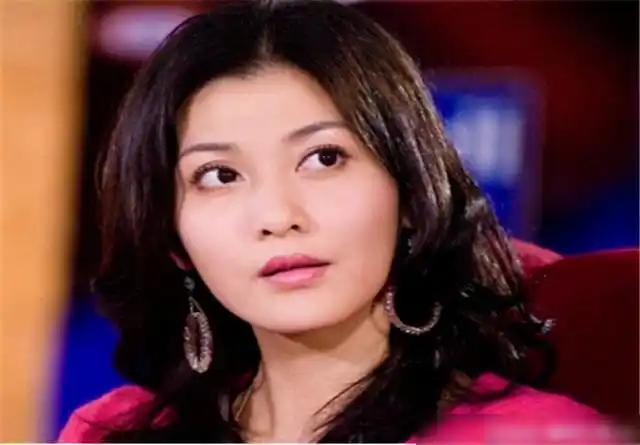 37岁"艾莉"李彩桦闪婚闪离!