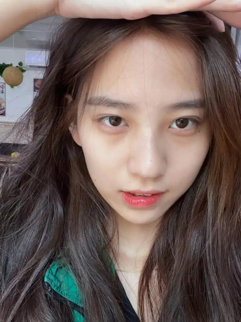 还有女人不会化妆?这3个技巧照着做就行,哪怕素颜出门也超级美