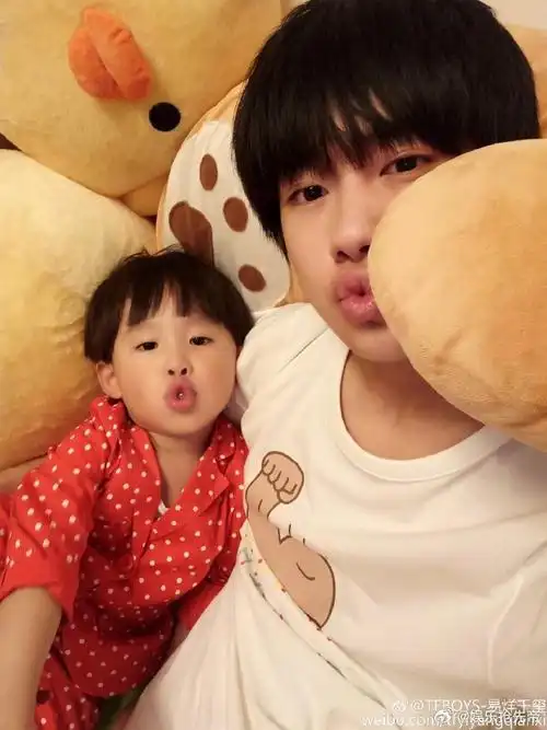 的真名是易烊昱华啊,我是最后一个知道的吗?