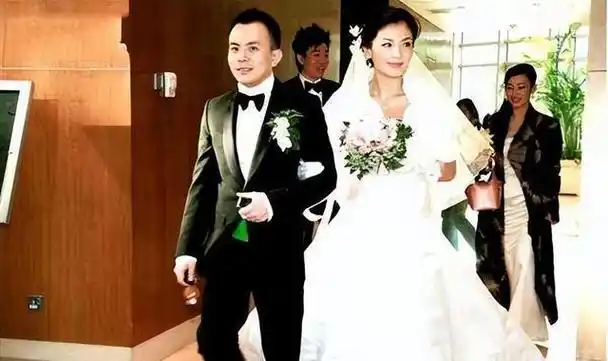 刘涛起床素颜是这样的?来看看刘涛的真实魅力,用实力说话