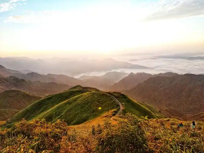 美丽的武功山夕阳照