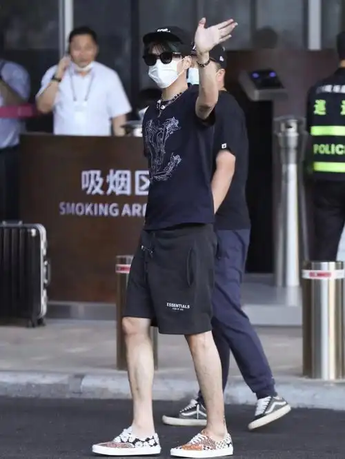 吴亦凡同款vans腰果花 美国官网意外补货!