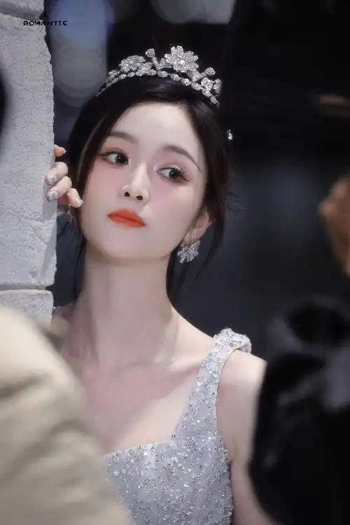 吴宣仪白色婚纱裙##腾讯视频星光大赏