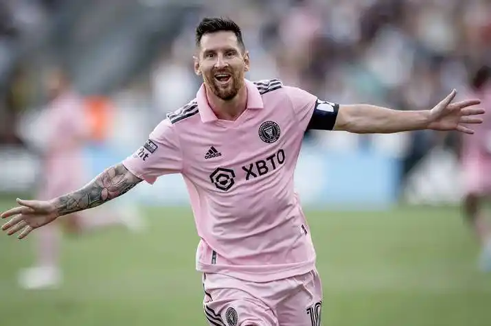 梅西登顶!足坛历史冠军数排行,克罗斯第六,c罗未进前十