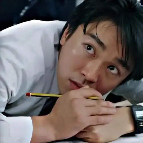 回顾周星驰电影里已故演员以为只是退出舞台有的竟已过世多年