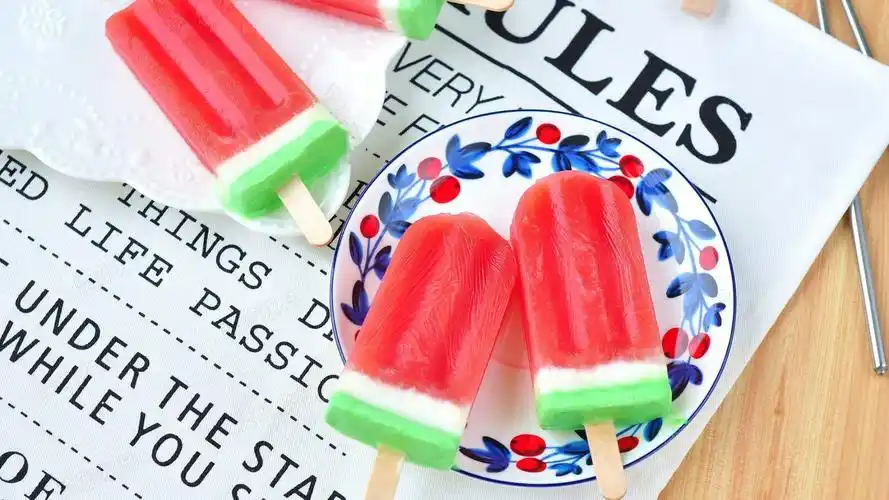 凉甜可口的西瓜冰棍壁纸
