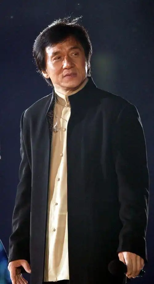 成龙国际地位有多高(成龙日的来历还是美国以成龙的名字来命名和纪念