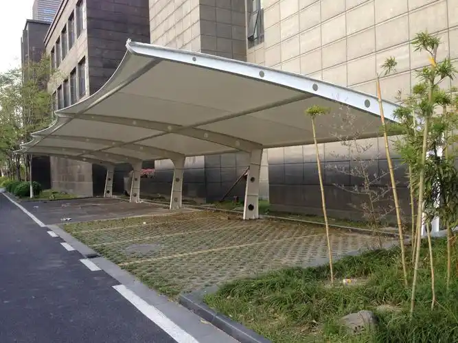 诚信厂家批发英伦牌汽车停车棚 膜结构停车棚 防雨
